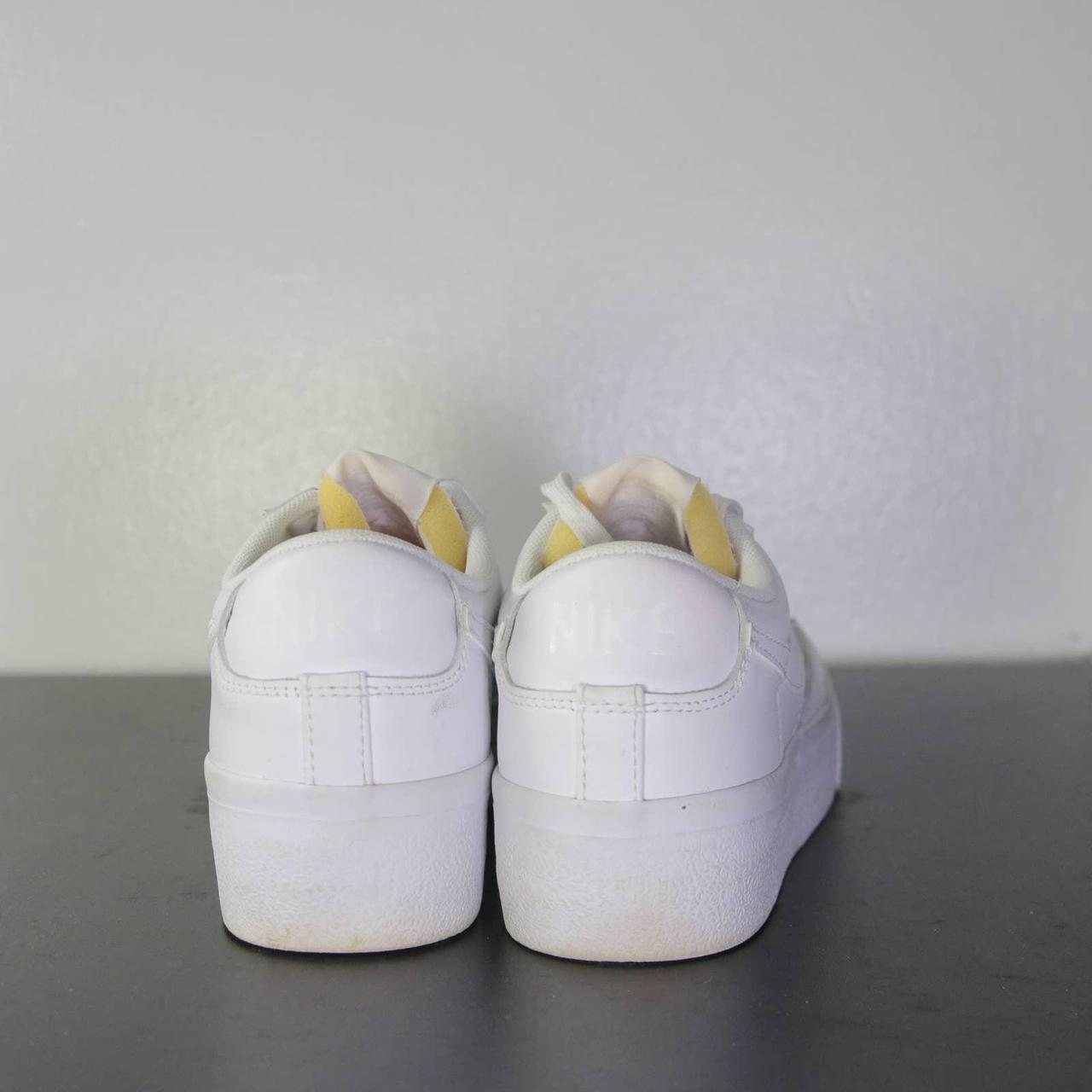 triple black nike womens