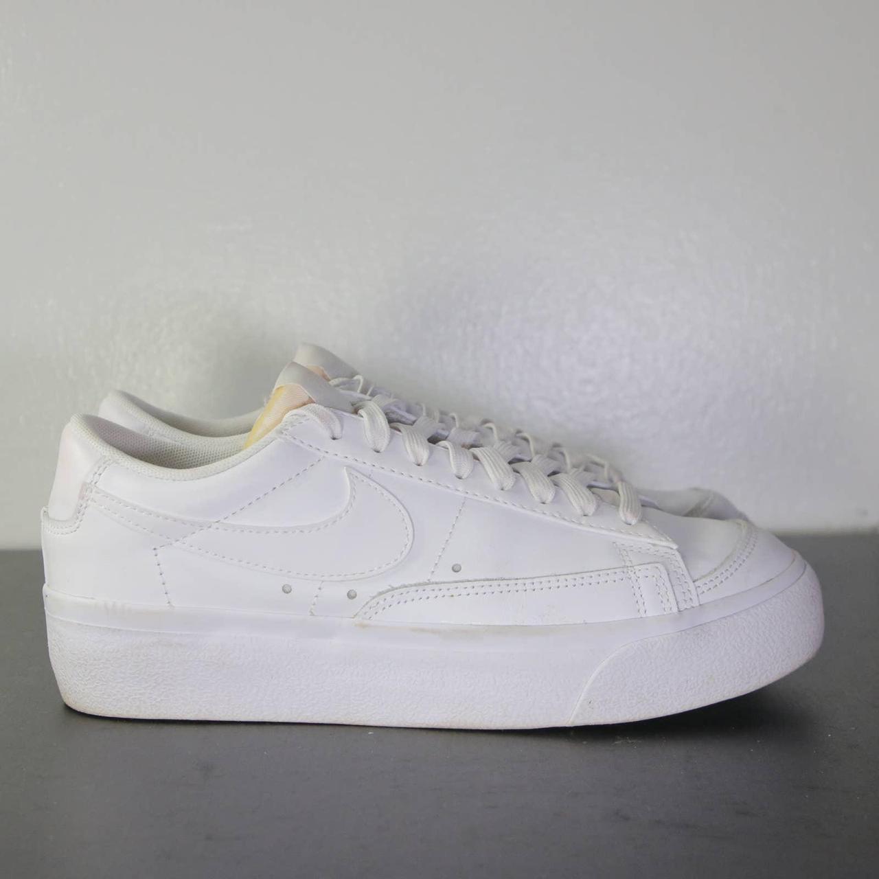 triple black nike blazer