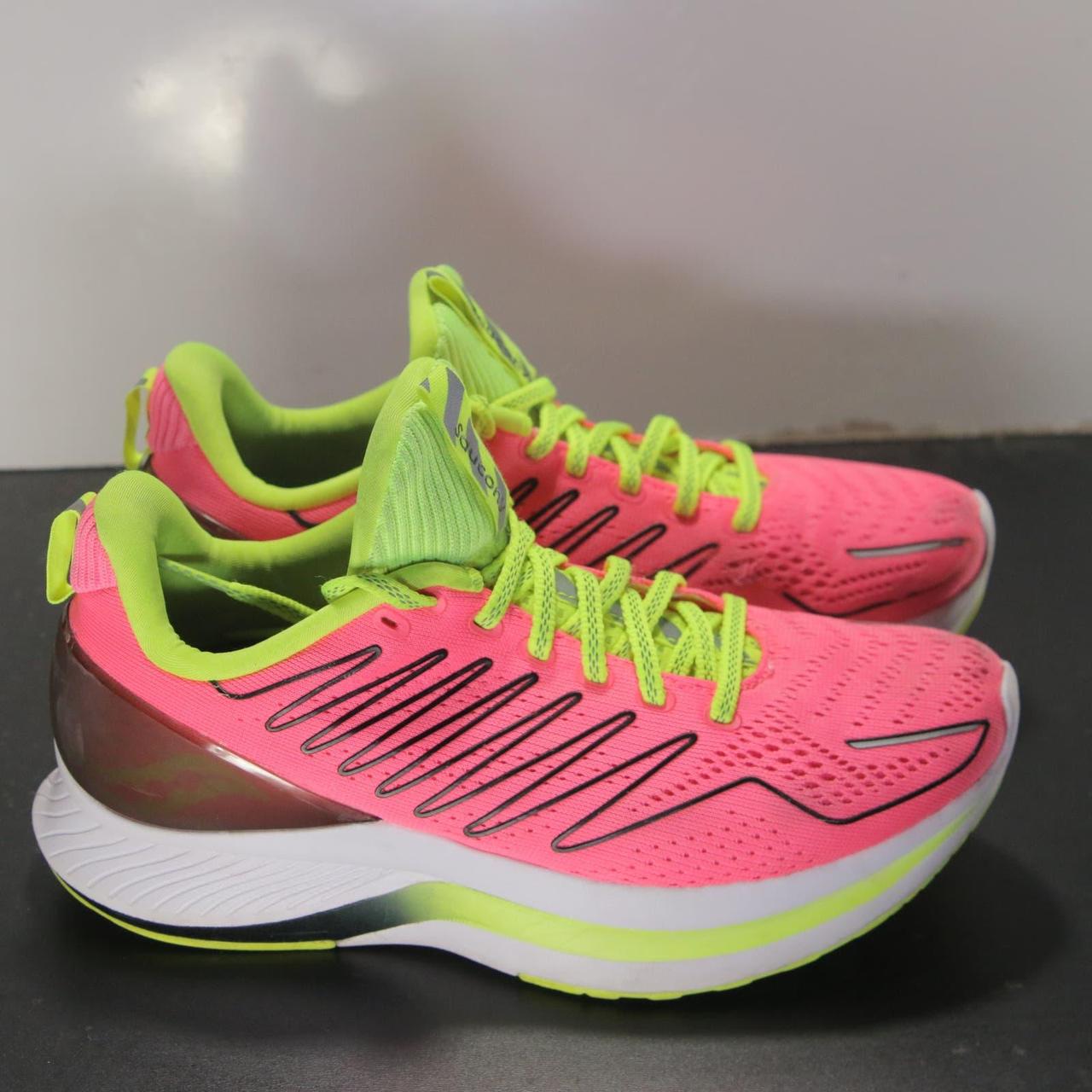 Saucony pink hot sale trainers