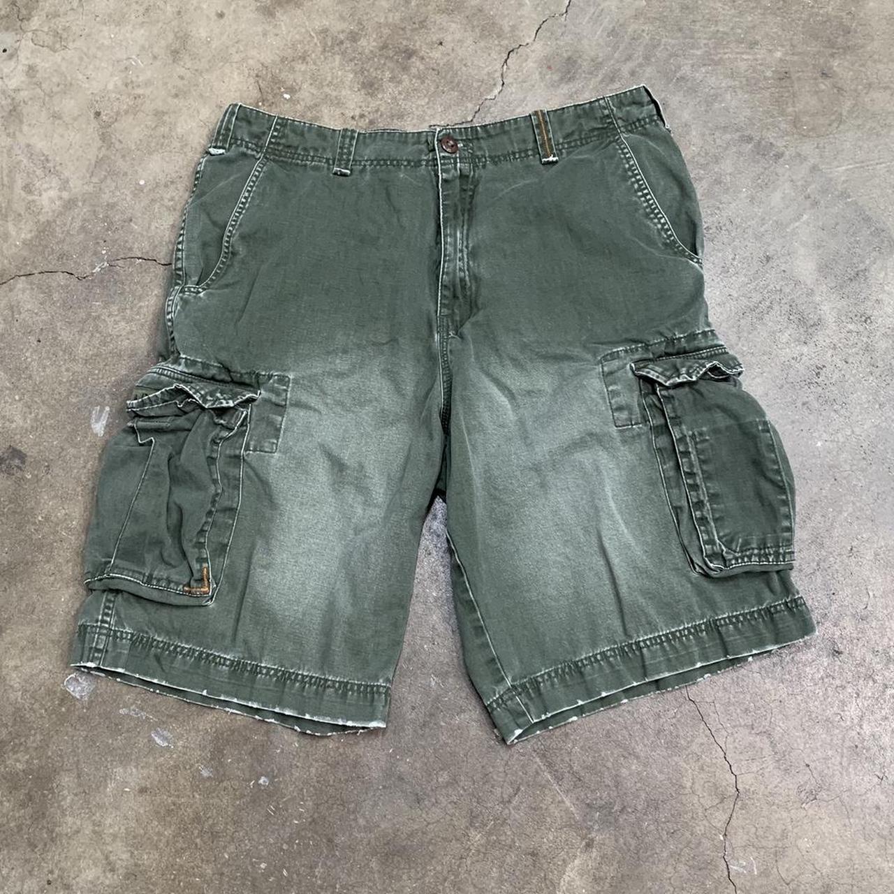 Y2K faded Billabong cargo shorts in good condition... - Depop