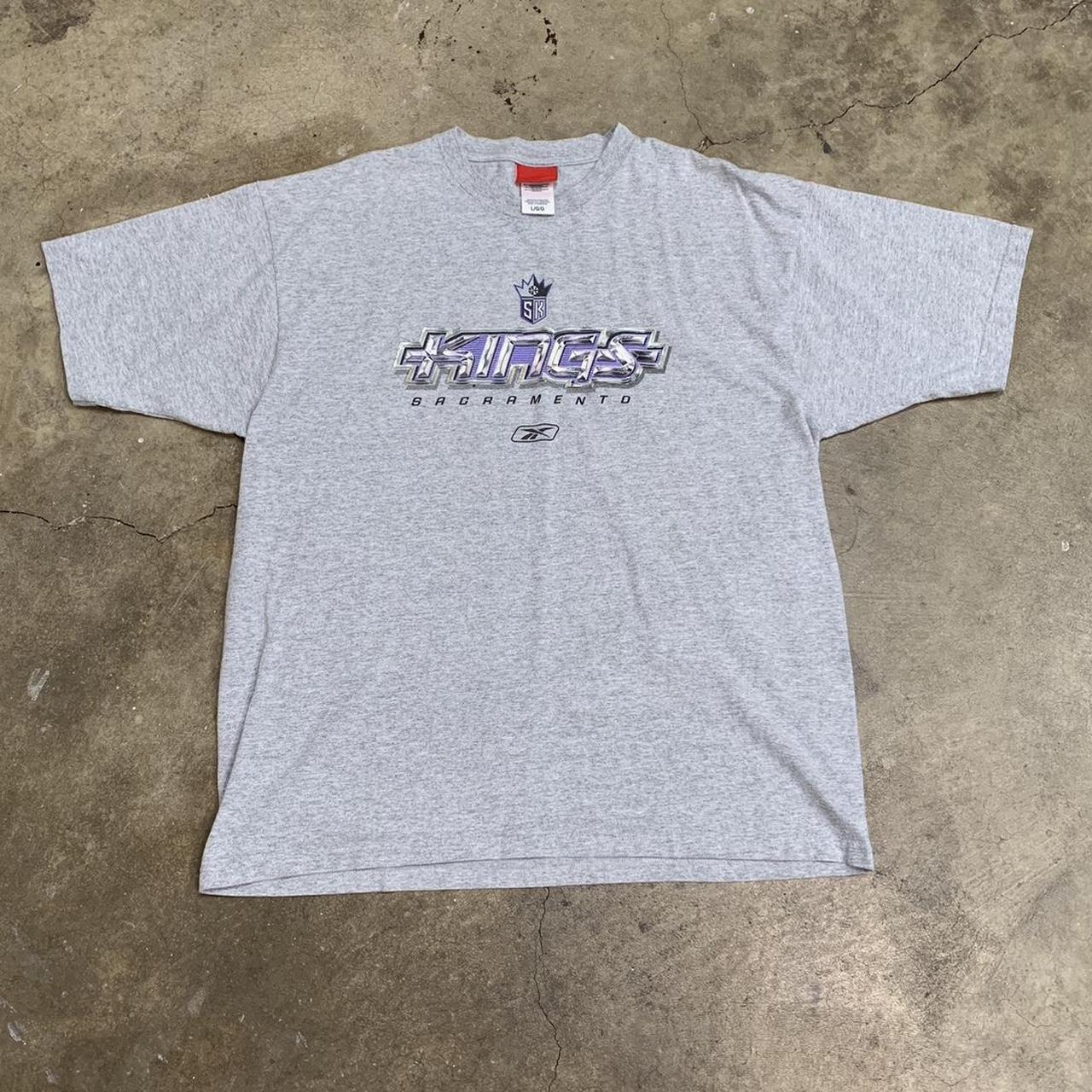 Y2K Sacramento Kings t-shirt in good condition No... - Depop