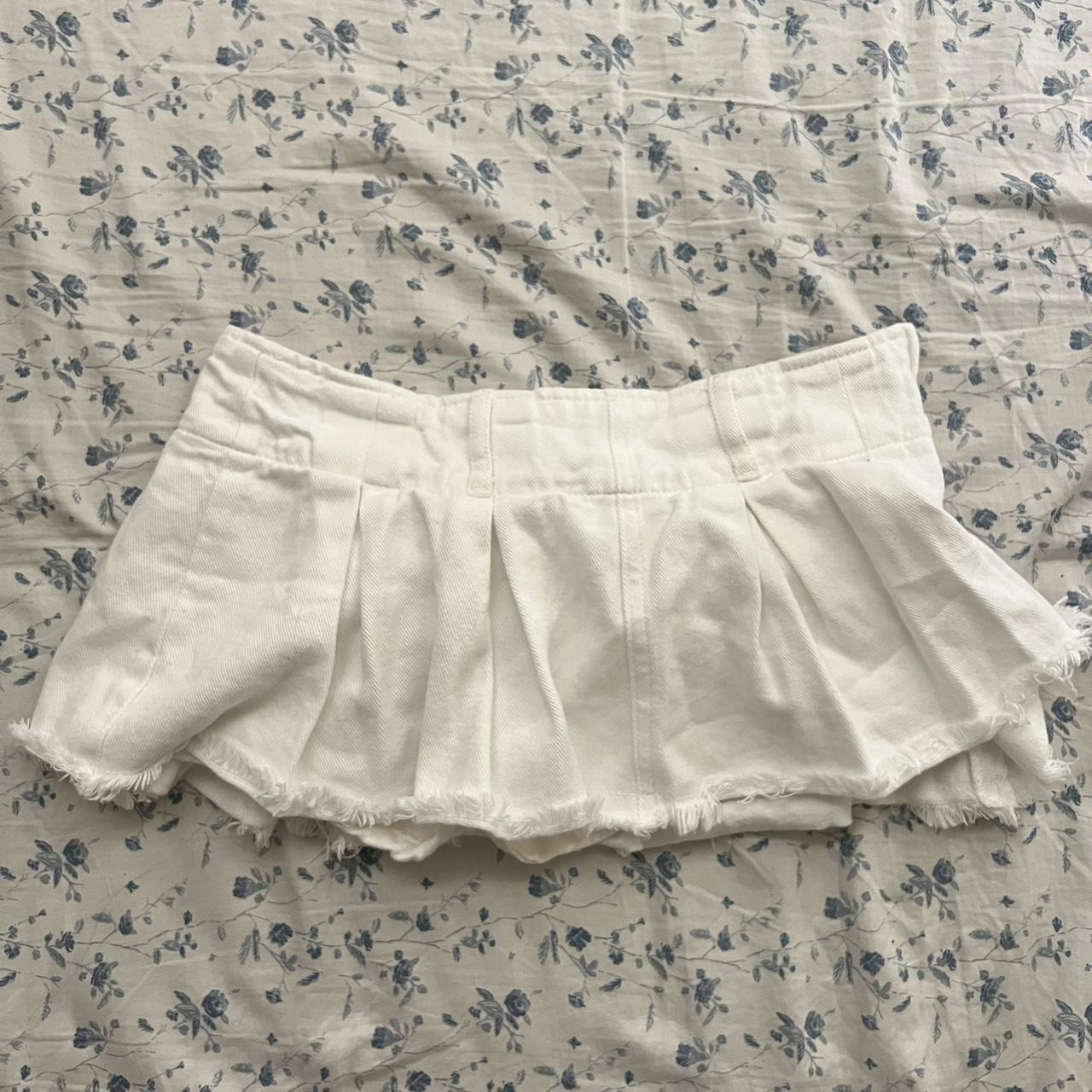 Edikted Women's Skirt - White - S – Edikted mini … - image 1