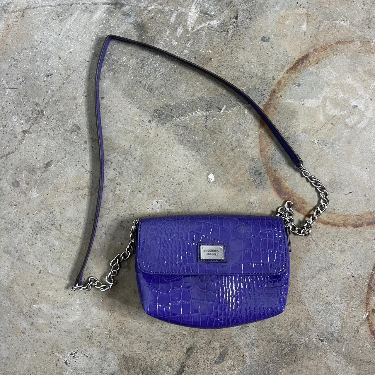 Cute purple purse in great condition :) - Depop
