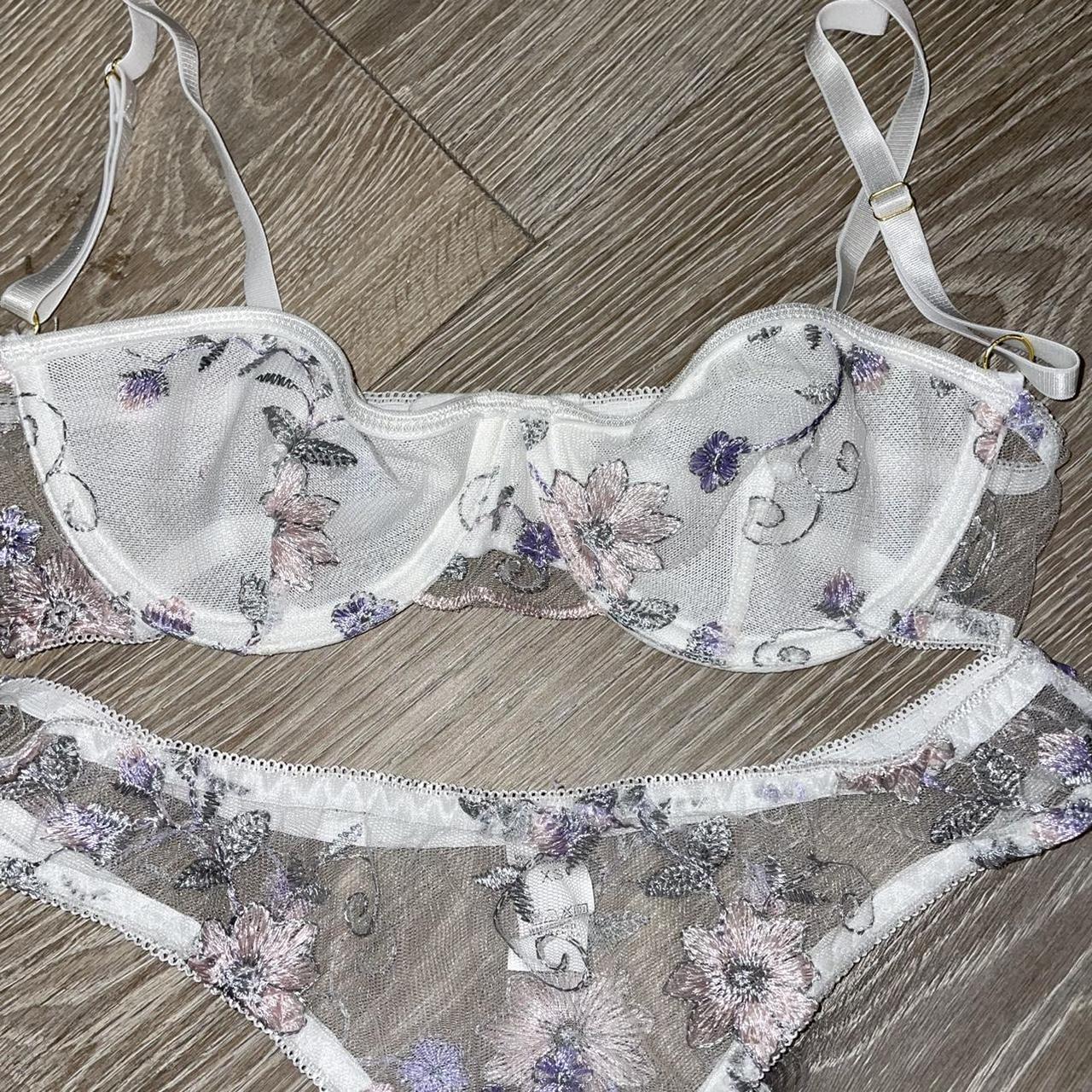 Shein Lace bra Size Large Floral embroidery Lingerie - Depop