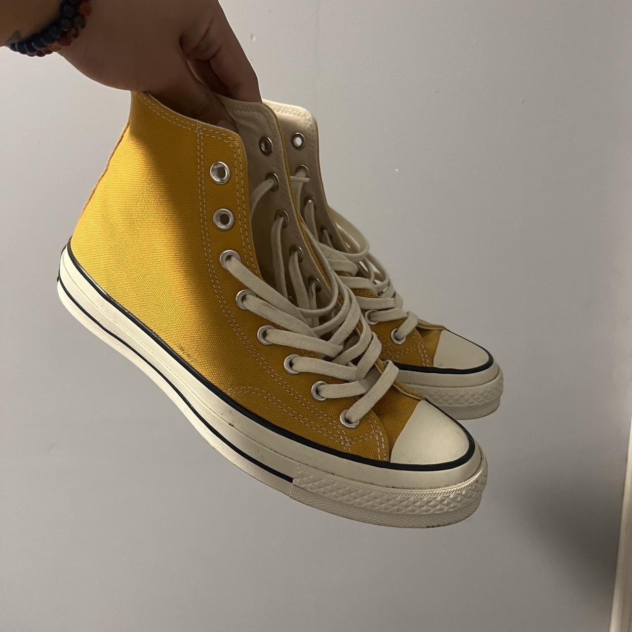 Mustard yellow chuck outlet taylors