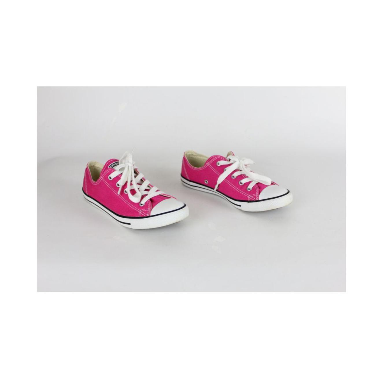 Pink dainty converse deals