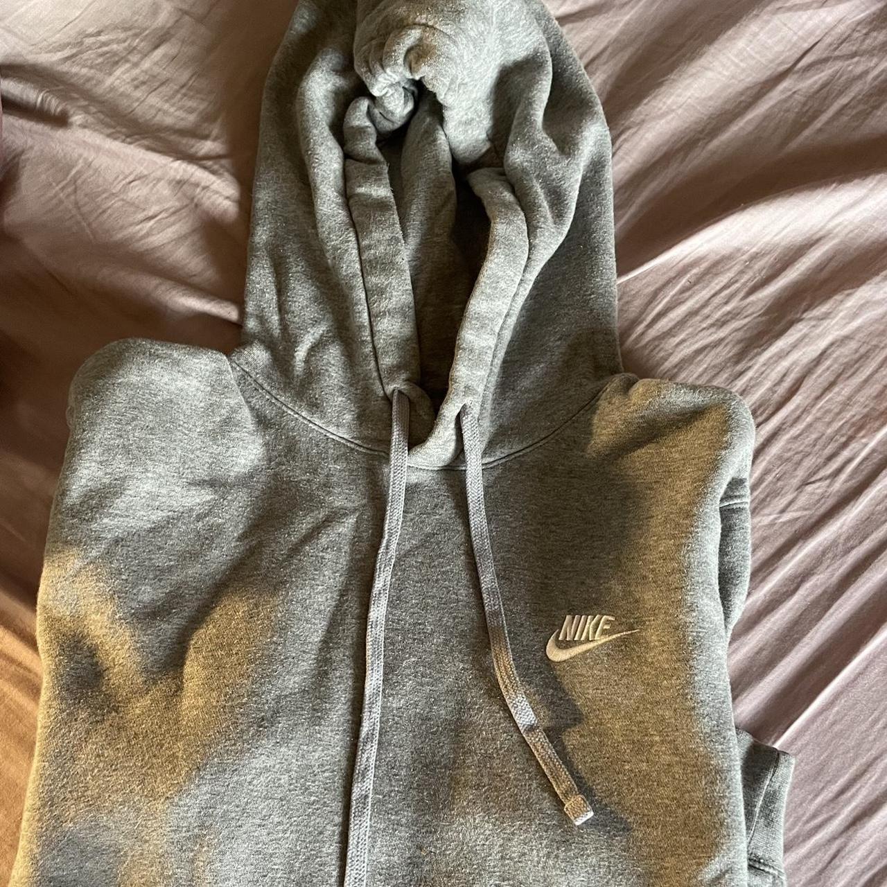 Nike Women's Grey Sweatshirt Depop