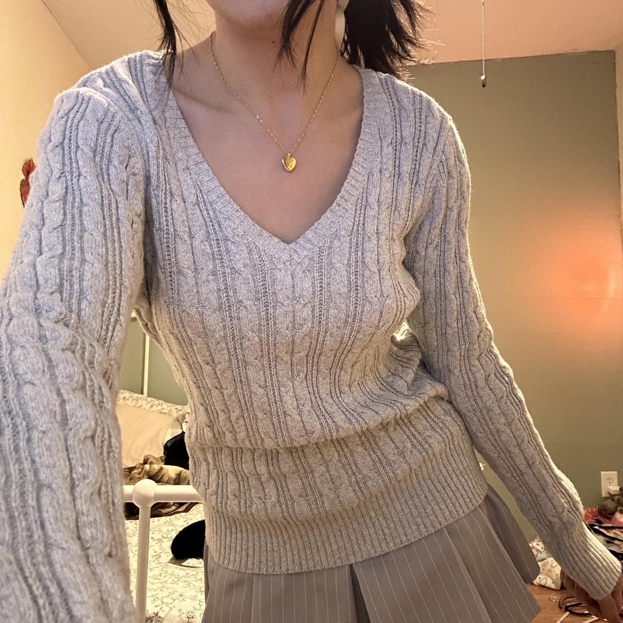 grey cable knit sweater thrifted i’m an xs, 4’10”... - Depop