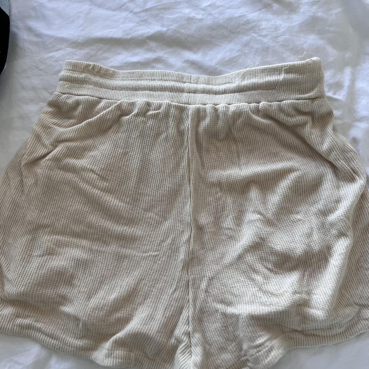 Women's Cream Shorts | Depop