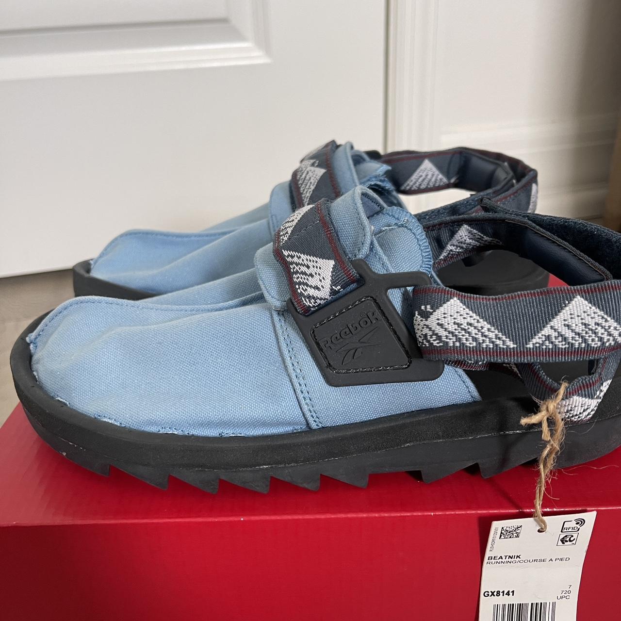 Reebok cheap blue sandals