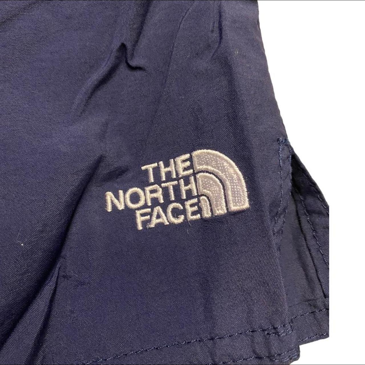 The North Face Men's Navy and White Shorts (4)