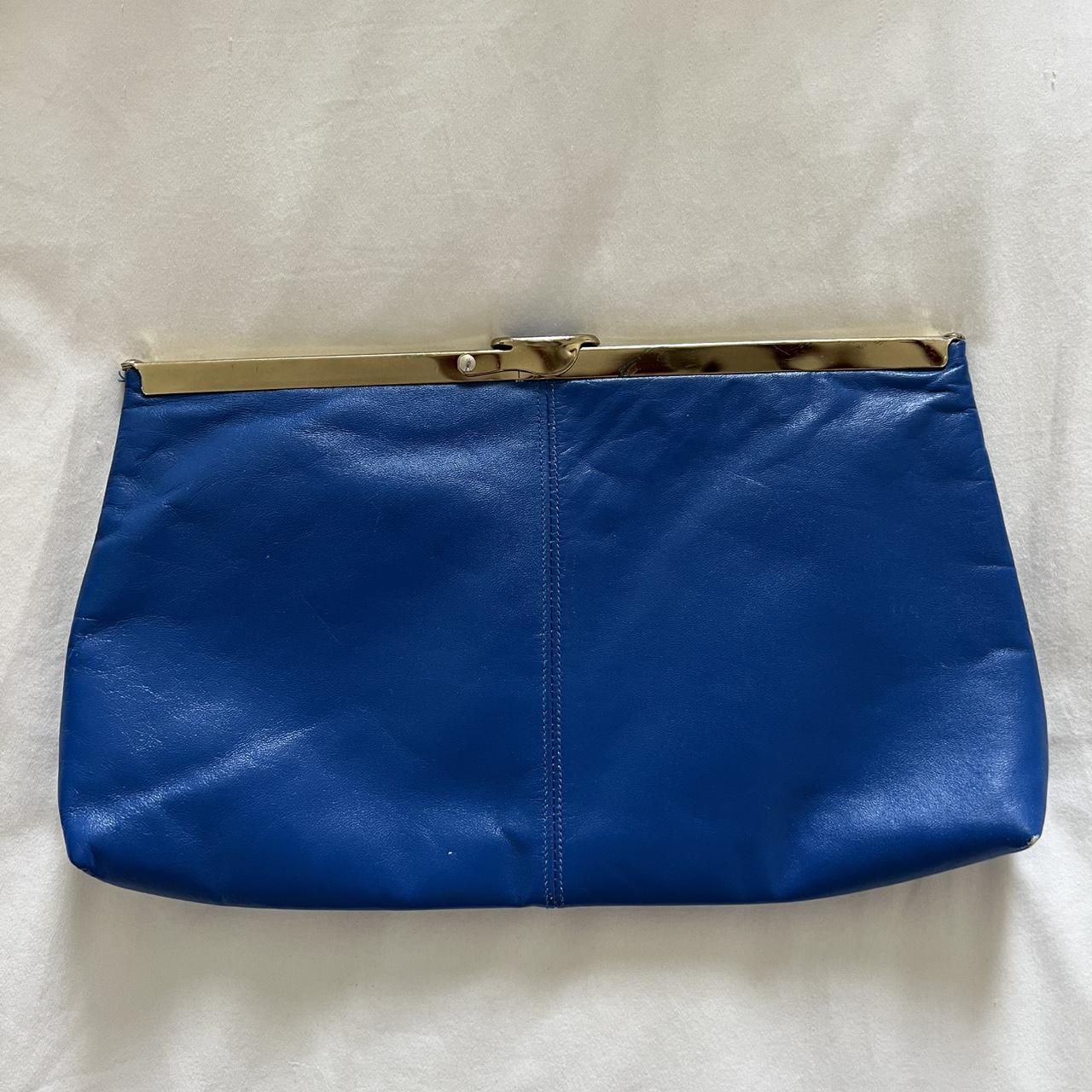item listed by nicoleissellingstuff