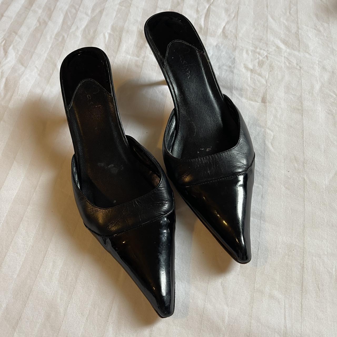 black pointed toe kitten heels so cute! size 7.5... - Depop
