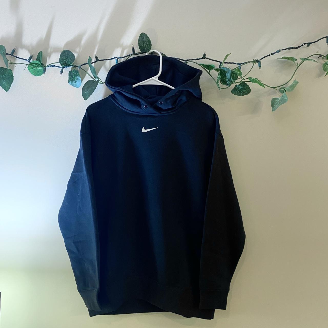 Nike hoodie with outlet logo in the middle