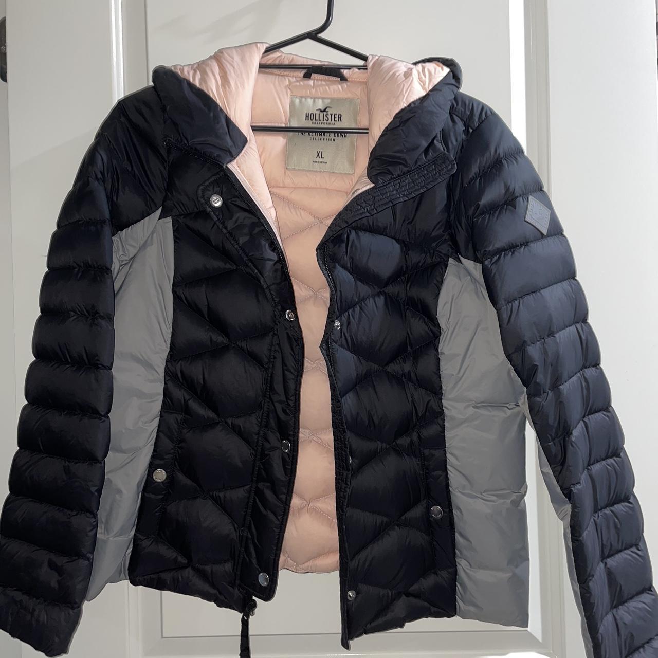 Hollister puffer jacket Worn once, perfect... - Depop