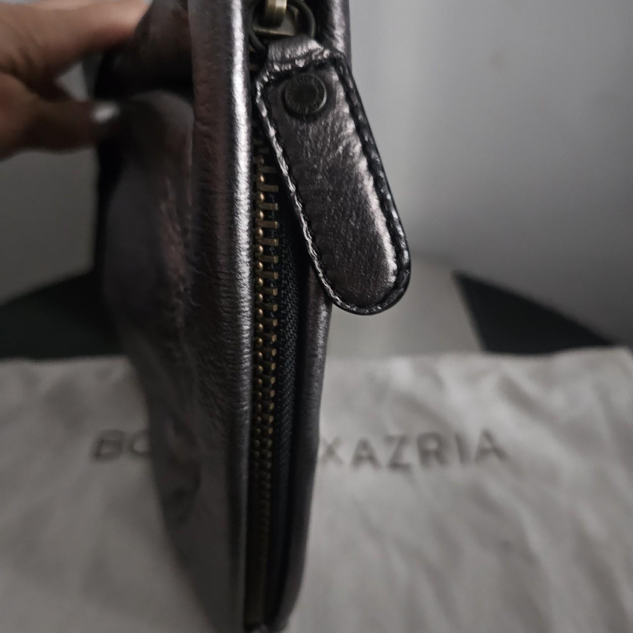 Bcbgmaxazria good leather & zipper clutch