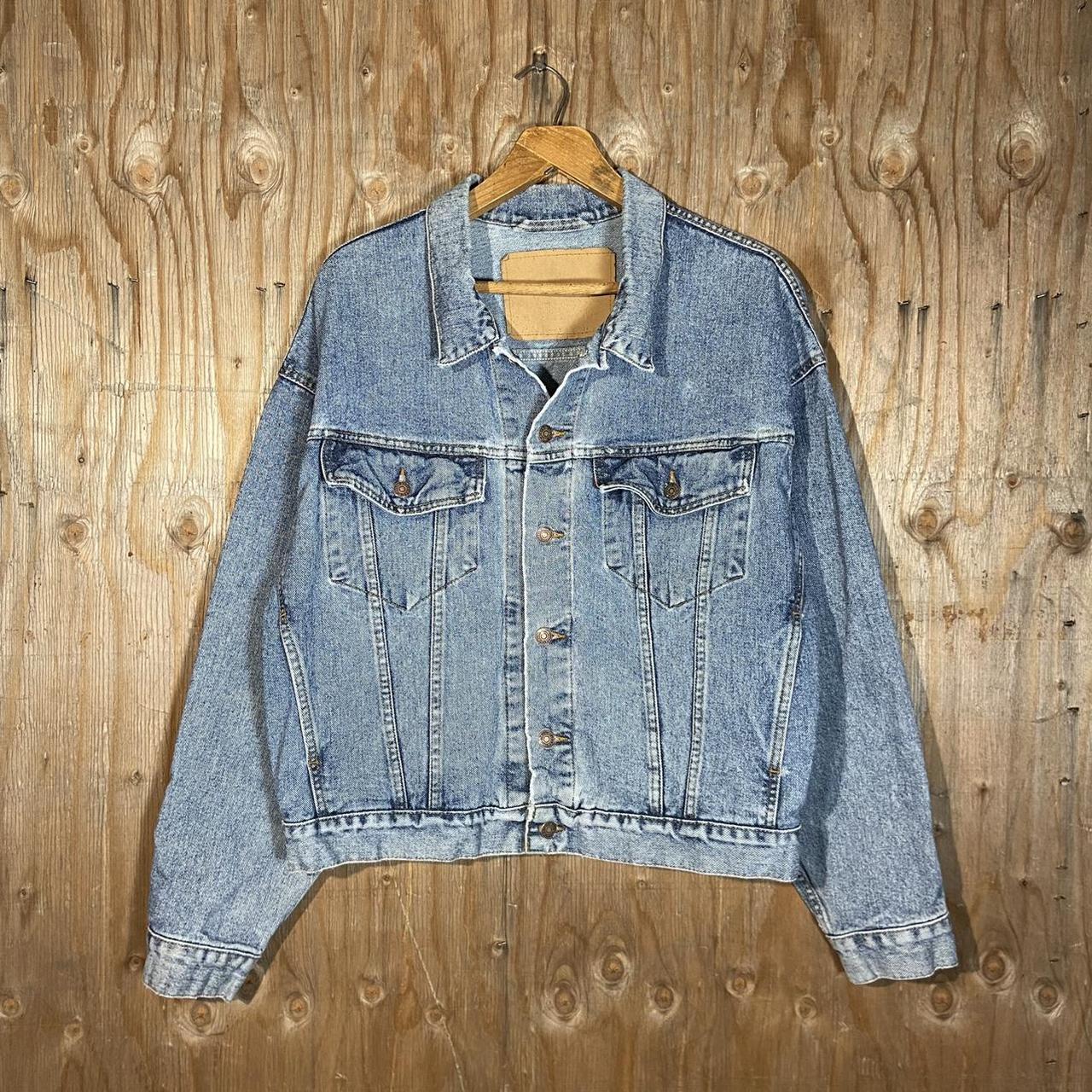 1992 vintage Levi’s 4 pocket trucker jacket Good... - Depop