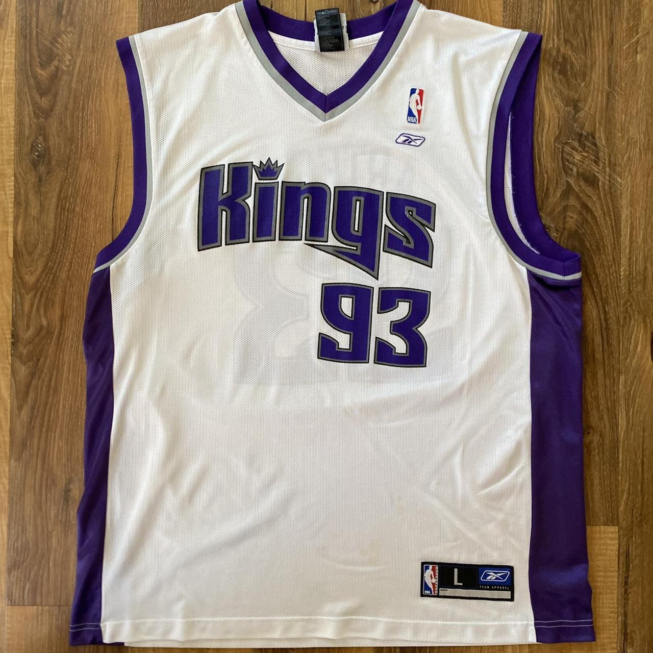 Vintage Sacramento Kings Basketball Jersey Size - Depop