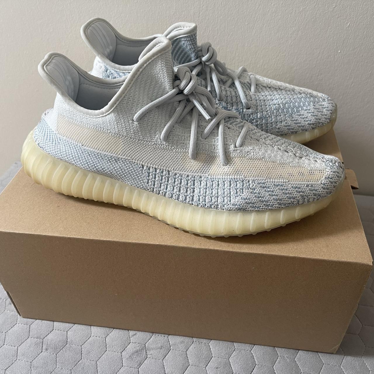 yeezy 350 v2 clowht