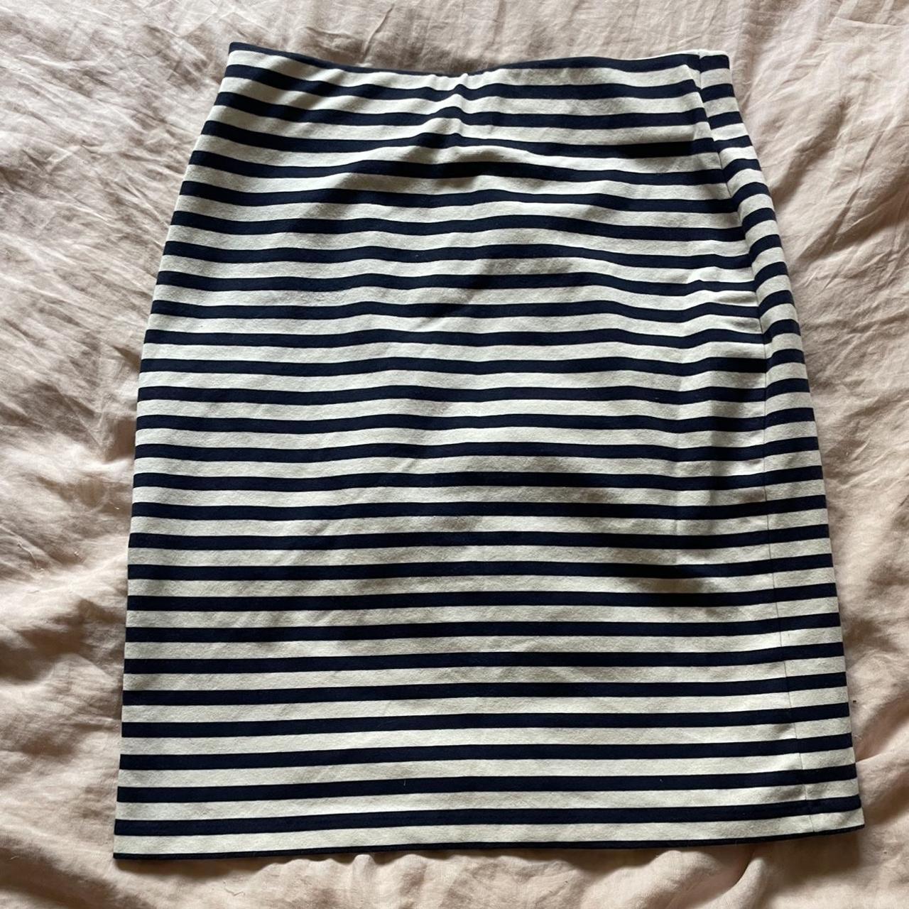 Old navy black outlet and white striped skirt