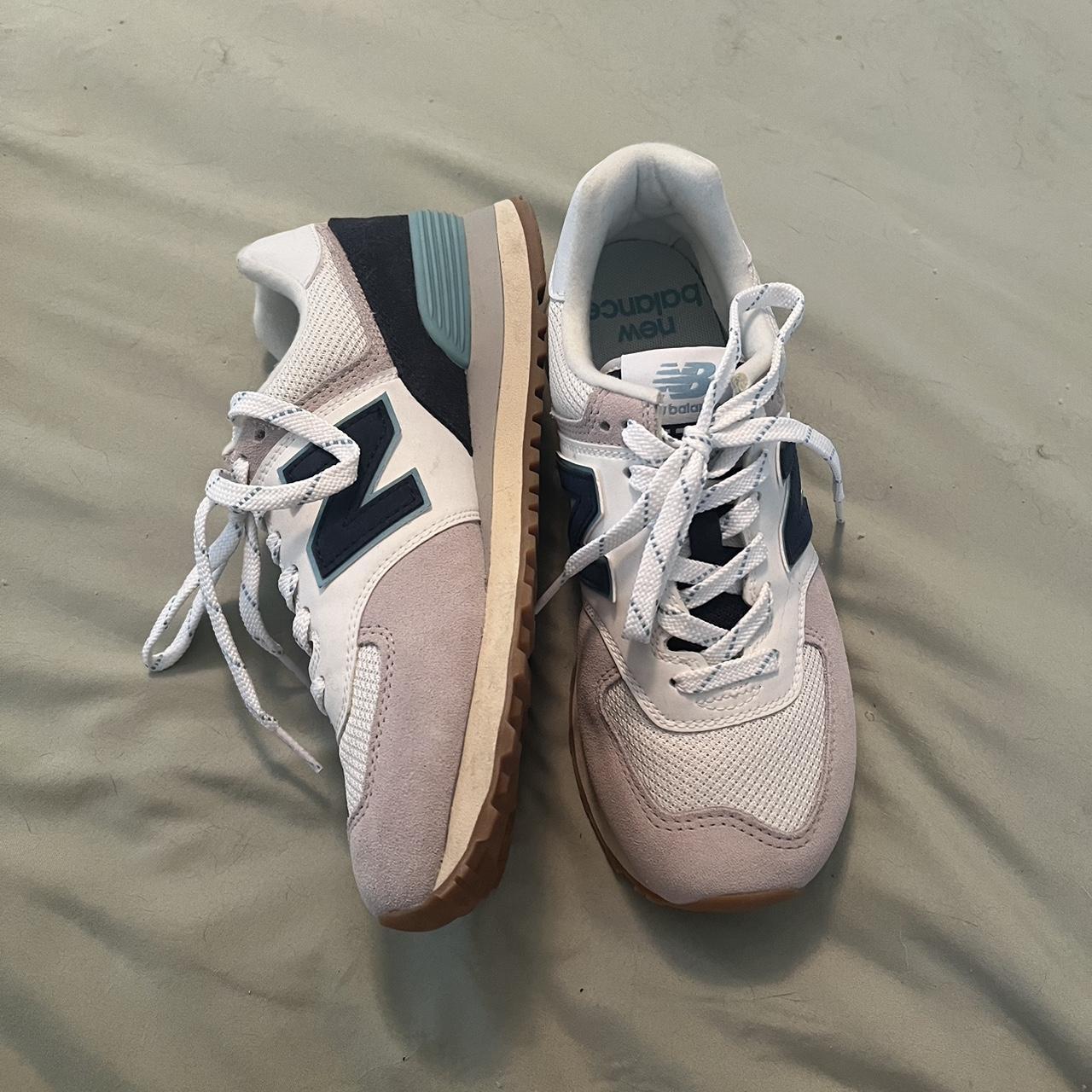 New Balance Women's White and Blue Trainers | Depop