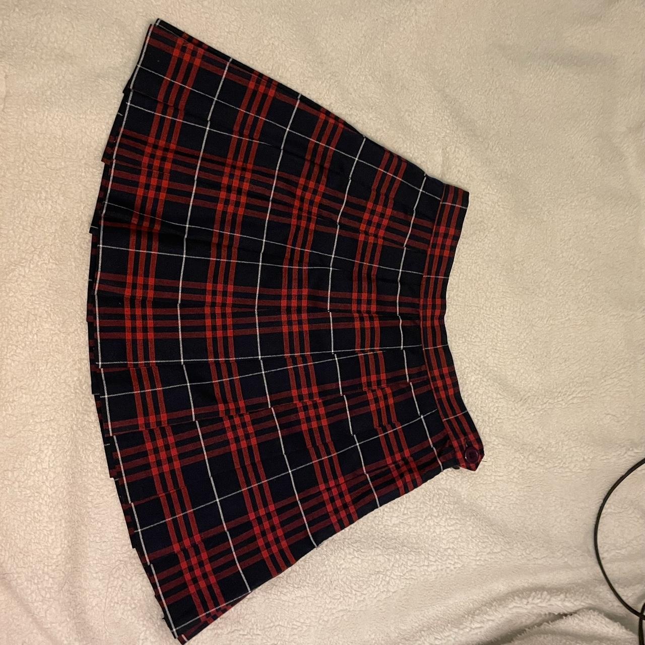 American Apparel Women's Navy and Red Skirt (4)