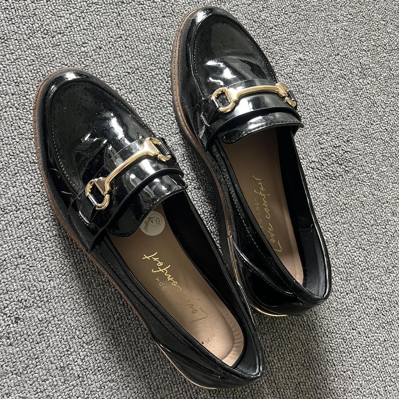 Black loafers, perfect for work. Size UK6. Barely worn - Depop