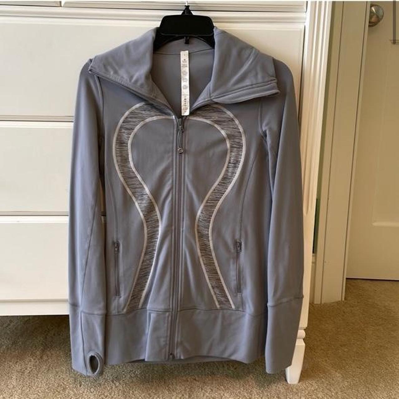 lululemon　Define ジャケット 4号 Amazon.com: Lululemon Define Jacket (4, Black) : Clothing