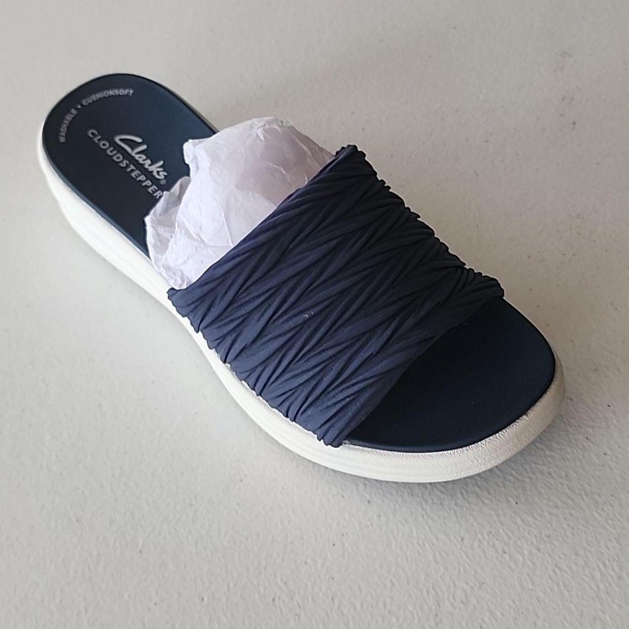 Clarks navy best sale blue sandals