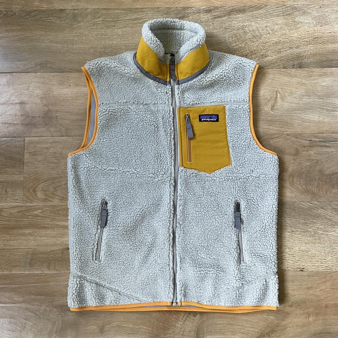 Patagonia Sherpa Zip Up fleece gilet in cream with Depop