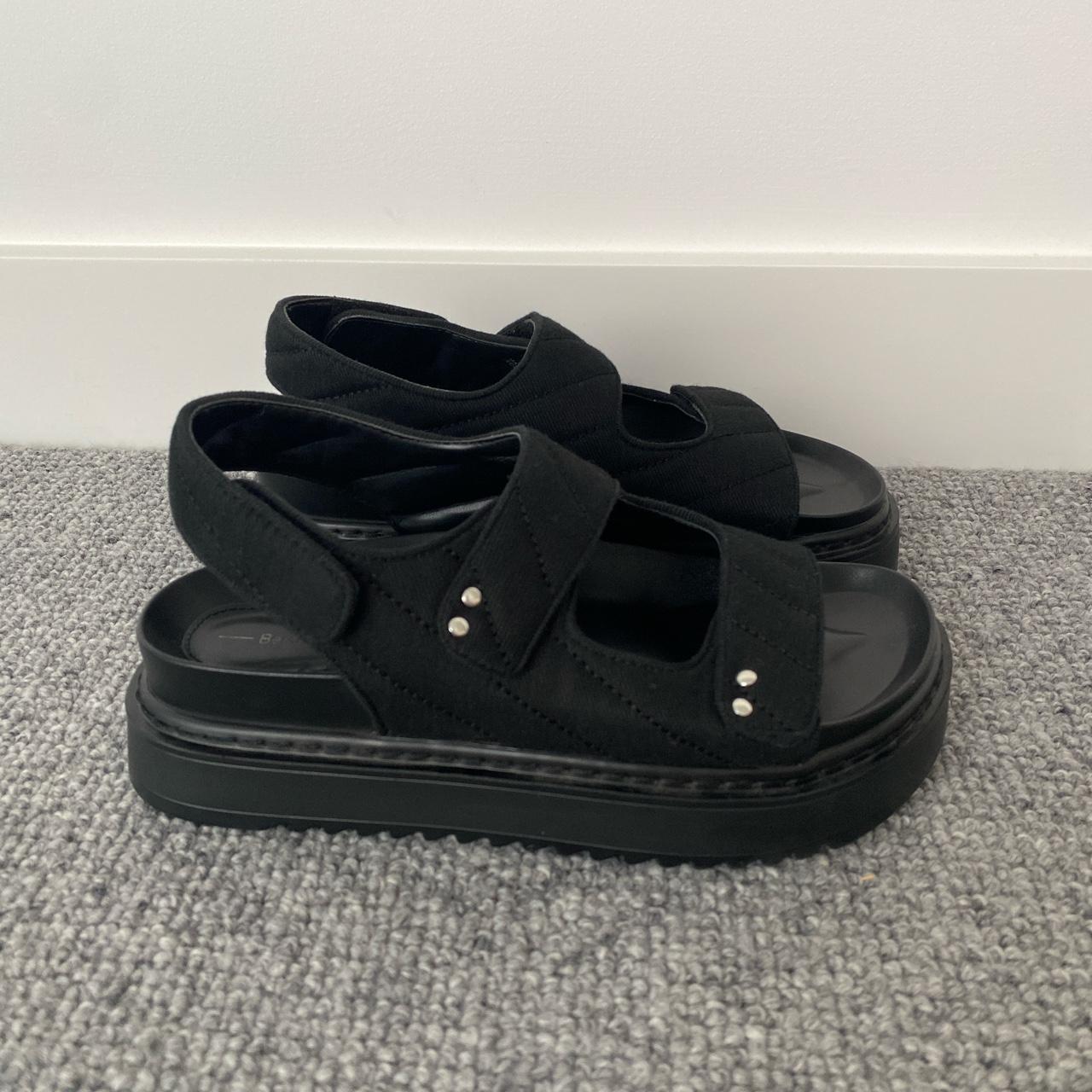 bershka black sandals