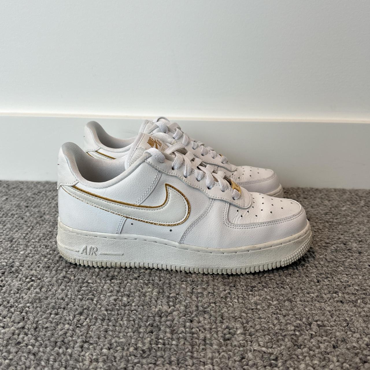 Air force 1 essential icon clash best sale