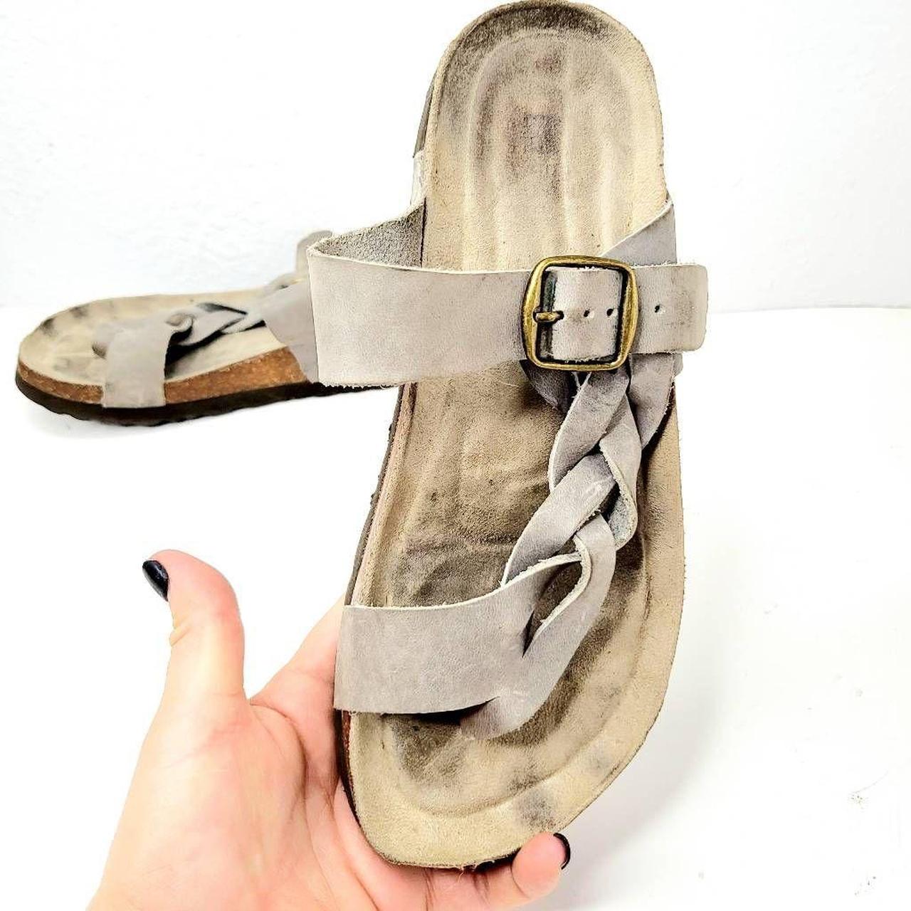 White mountain berkenstock style sandles Gently... - Depop