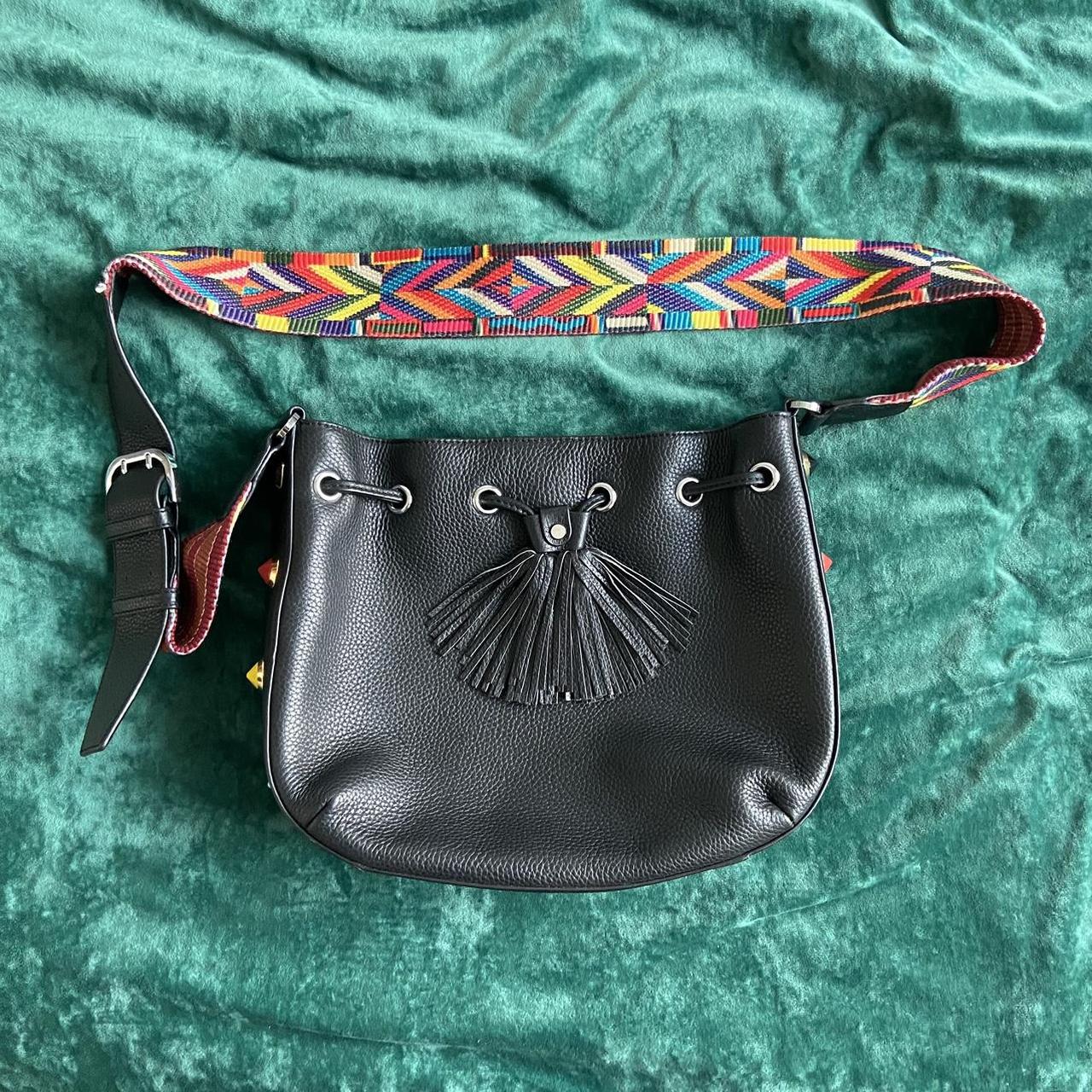 Black and gold purse with pretty strap - Depop