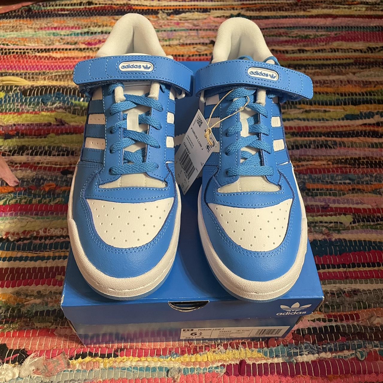 Adidas Women's White and Blue Trainers | Depop