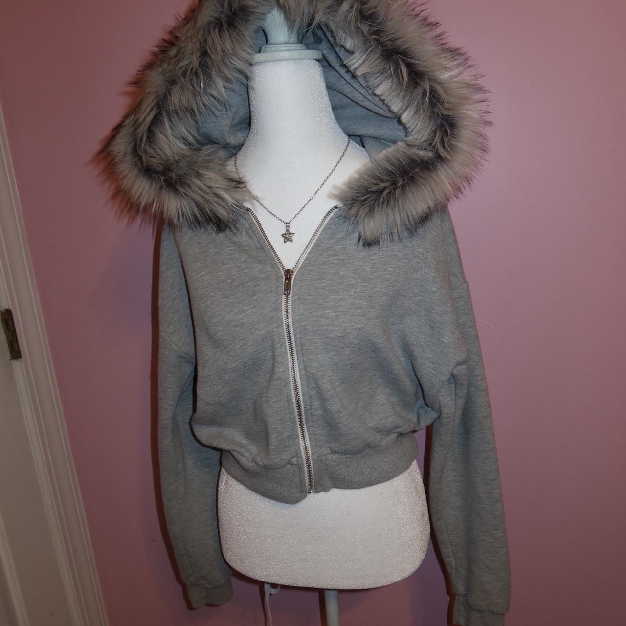Y2k fur-jacket - Depop