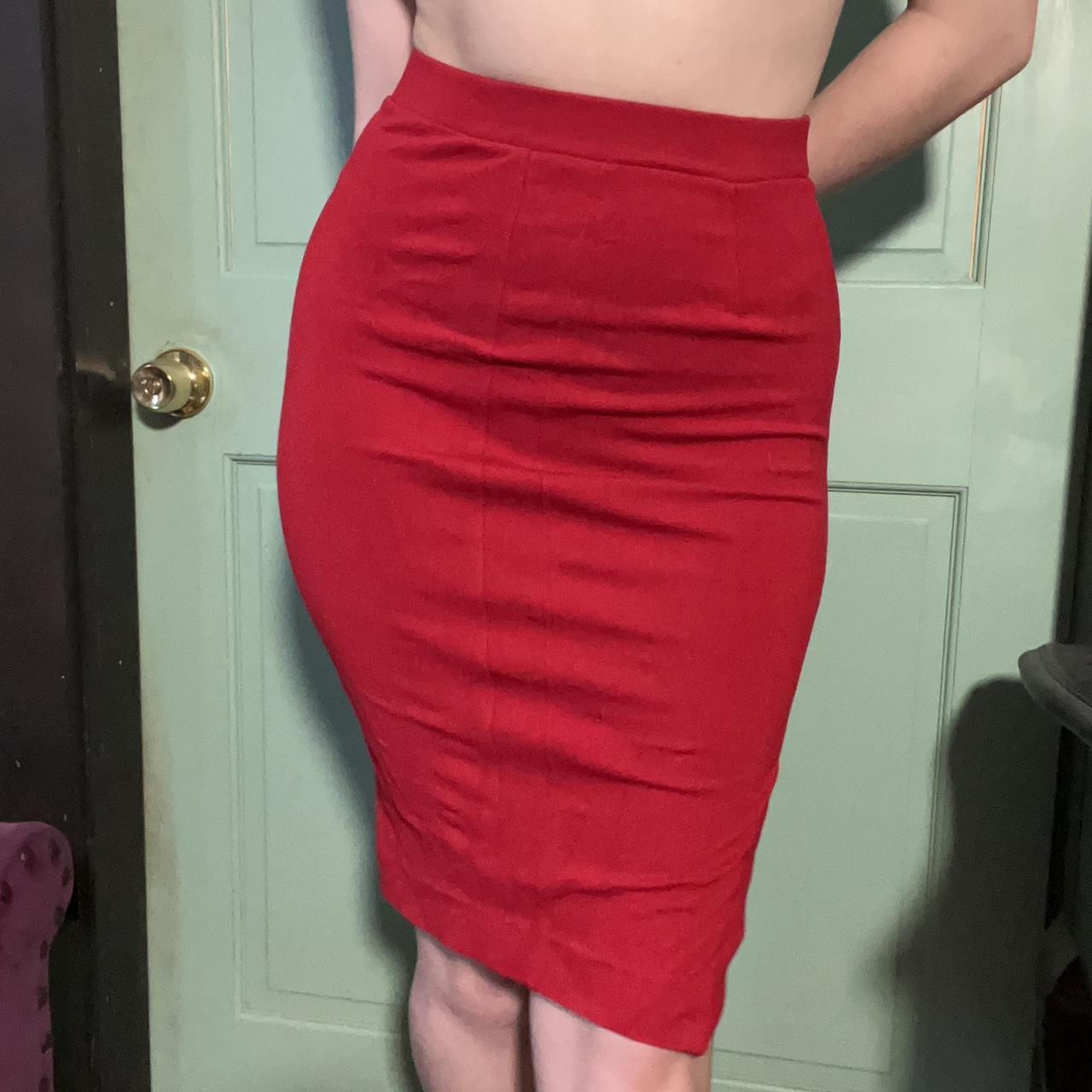 Plus size red skirt uniqlo hotsell