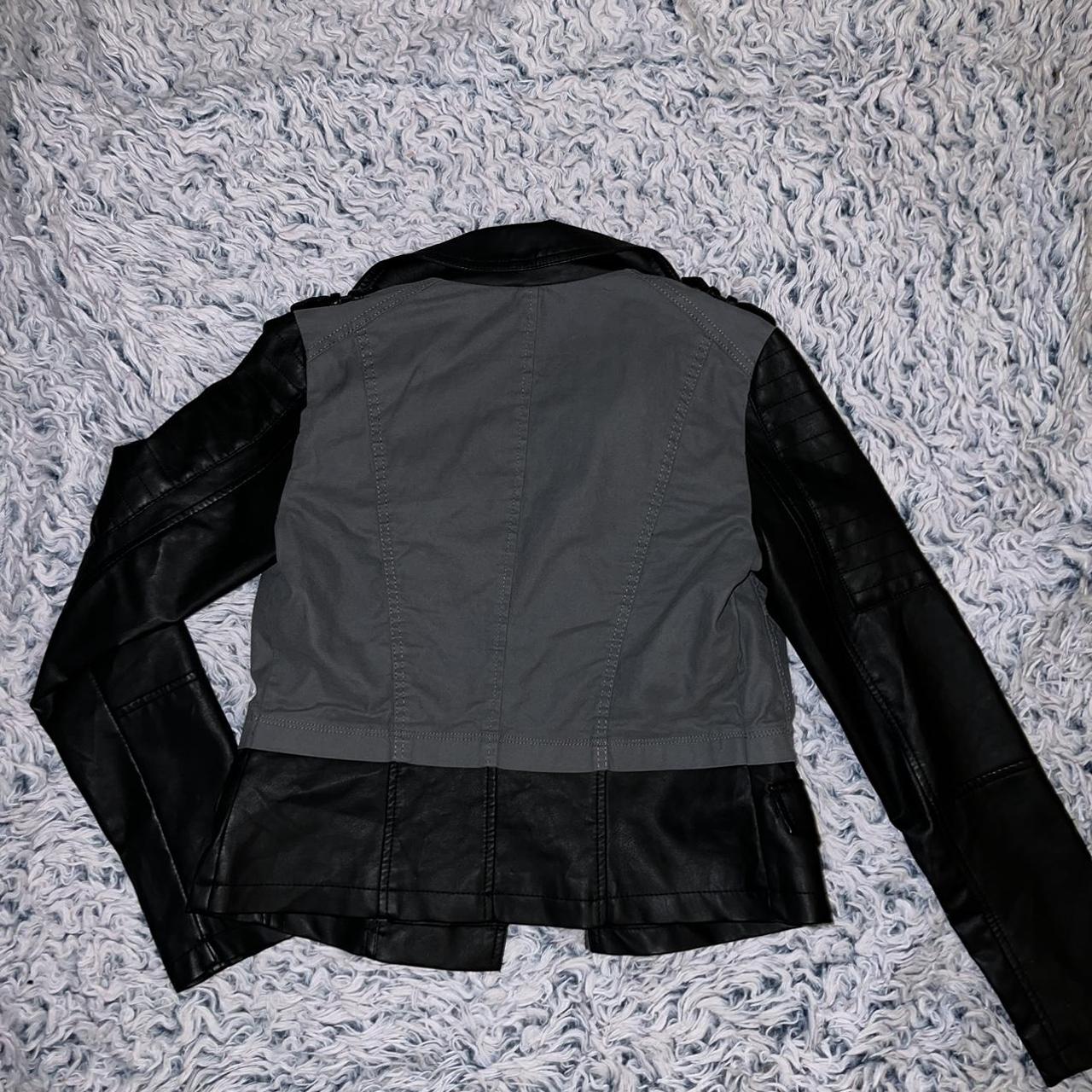 Bernardo Women's Black and Grey Jacket | Depop