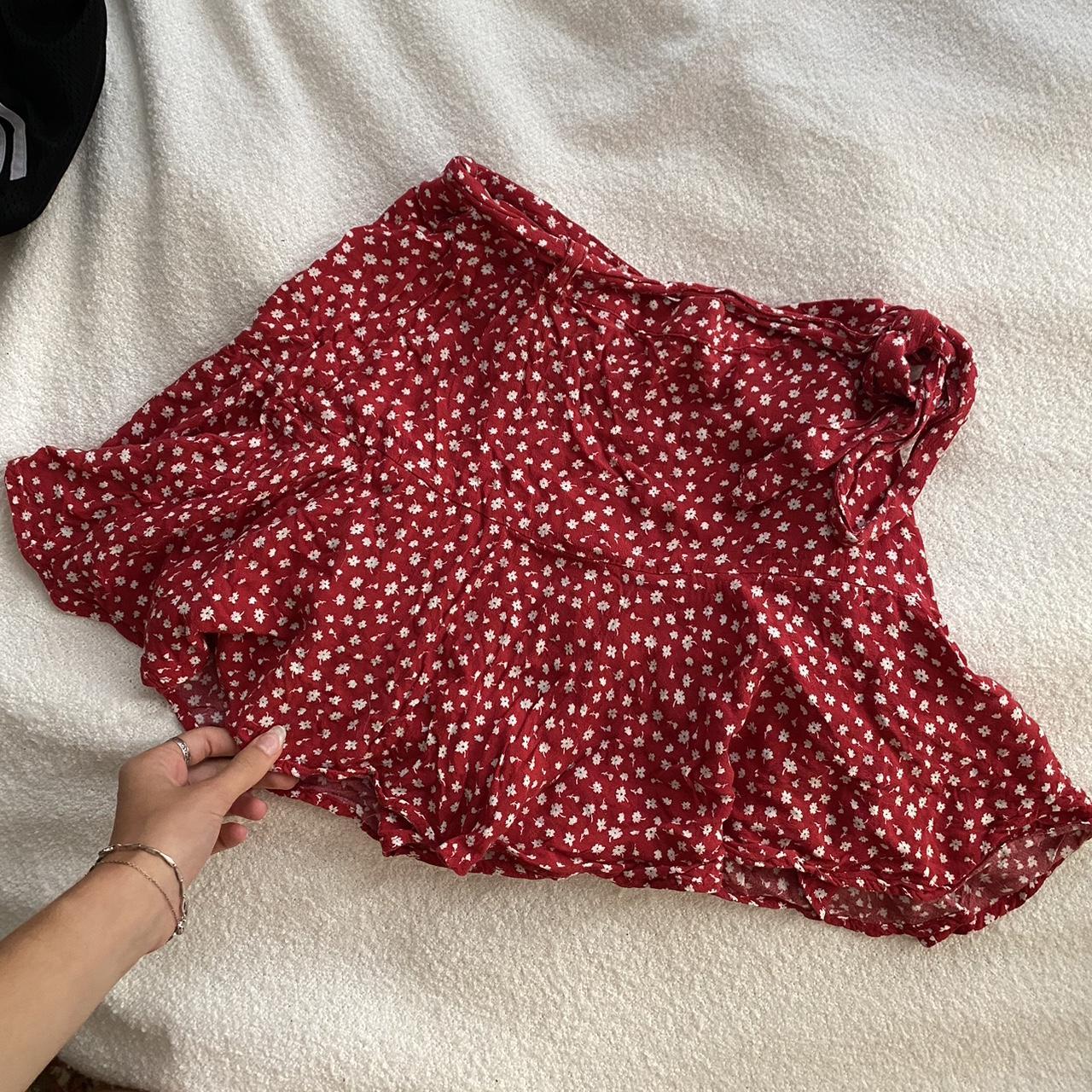 Red skirt from Zara Like new Size large