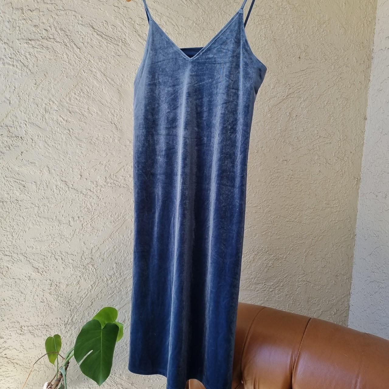 Uniqlo velvet slip dress Brand new never Depop