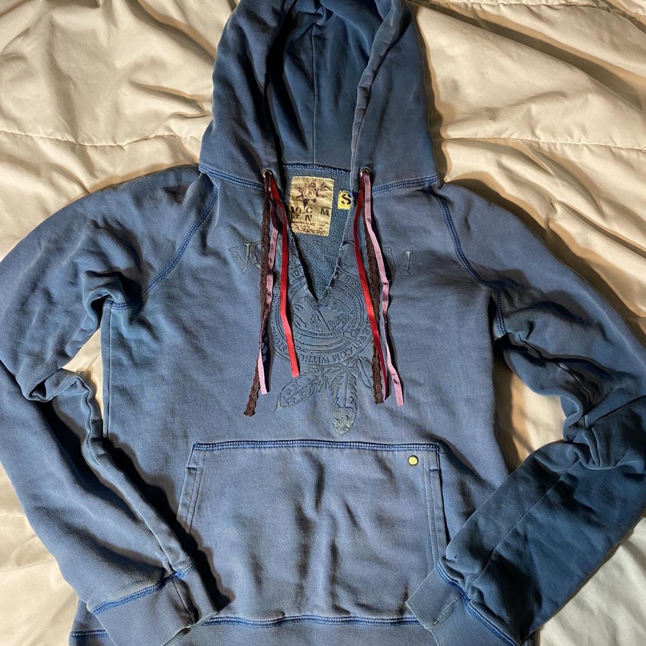 Vintage Volcom pull over Size: small Great used... - Depop