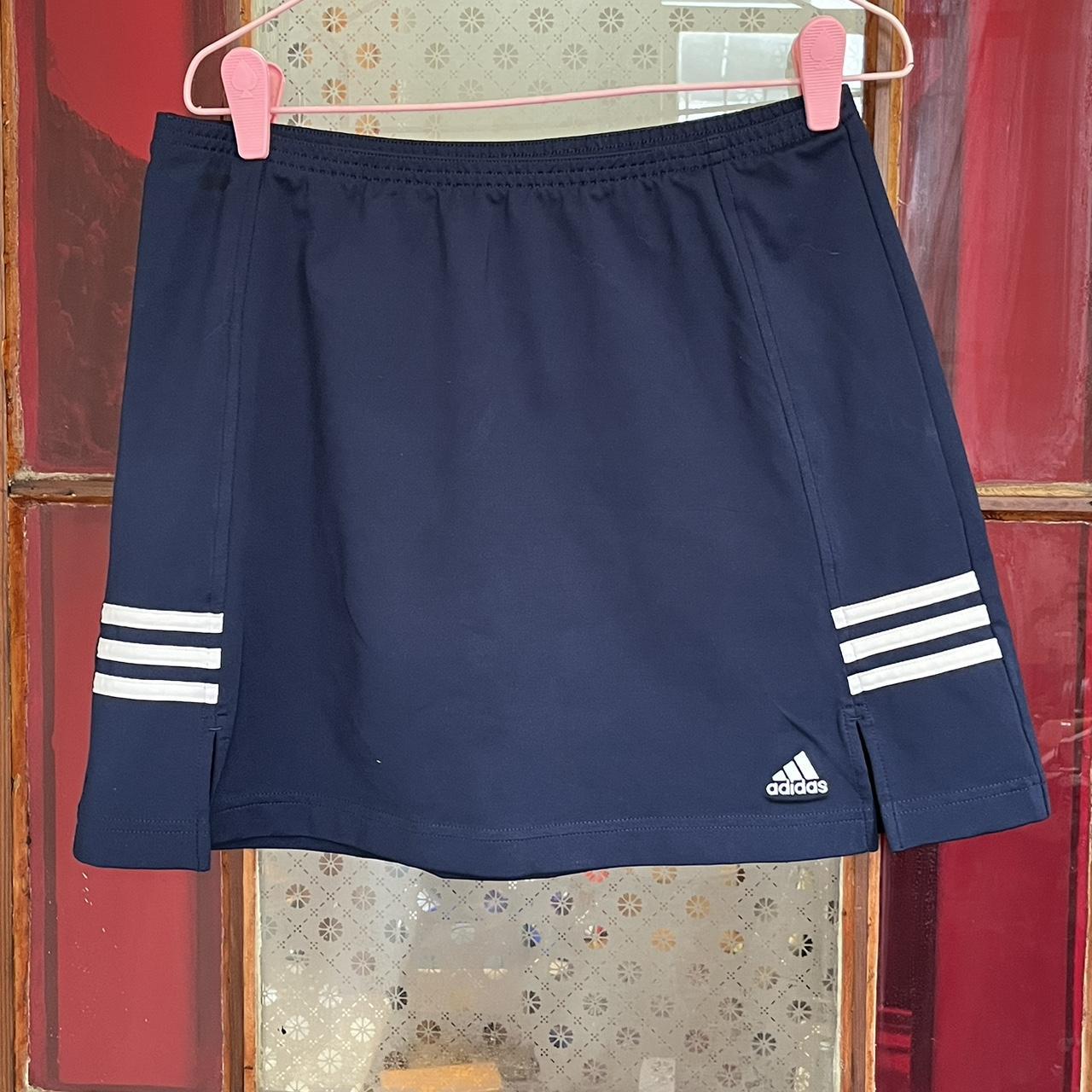 ADIDAS M 12 navy gym skirt Elastic in waist Very... - Depop