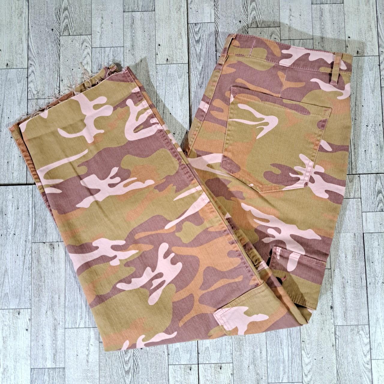 Hollister camo best sale cargo pants womens