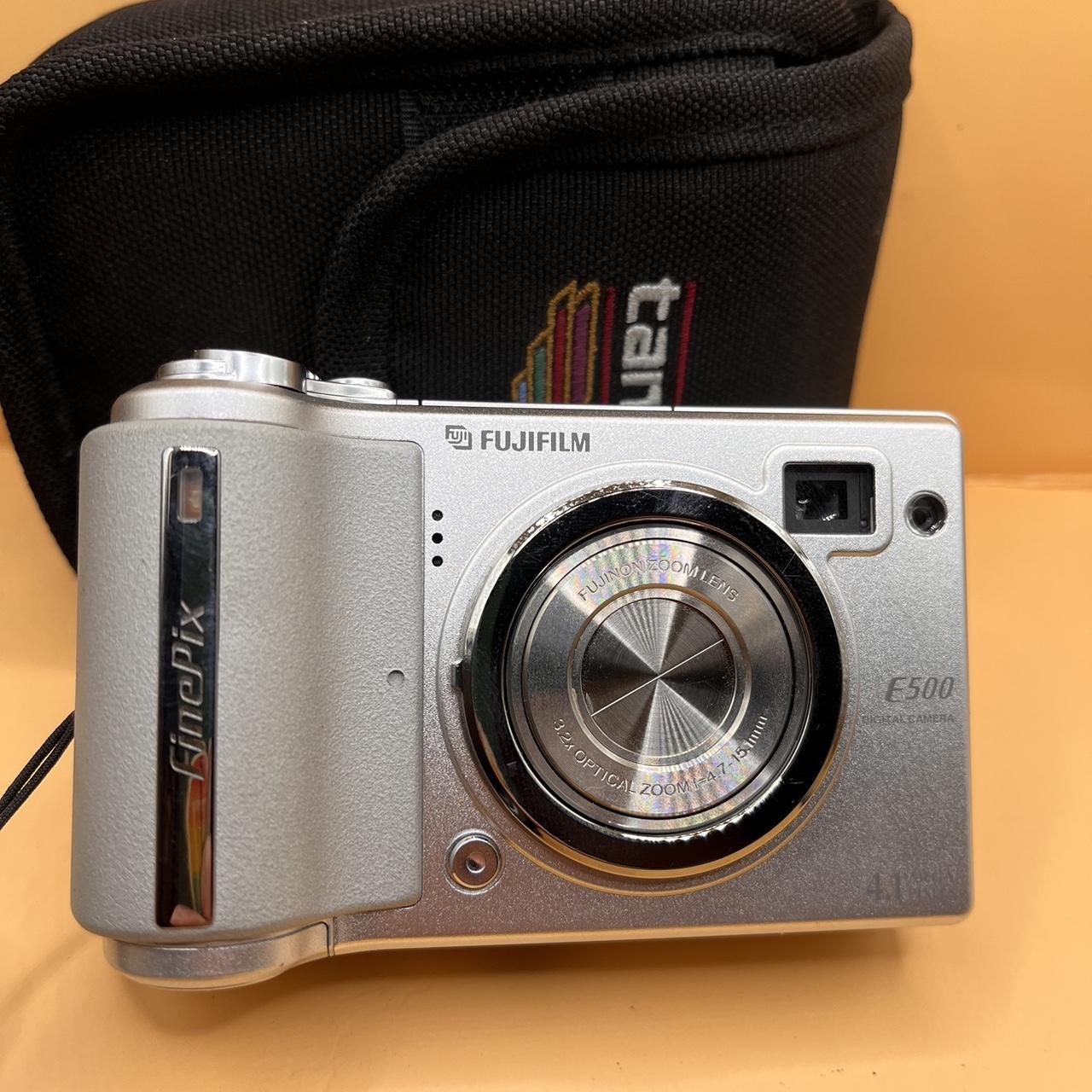 Fujifilm finepix E500 vintage digital camera... Depop