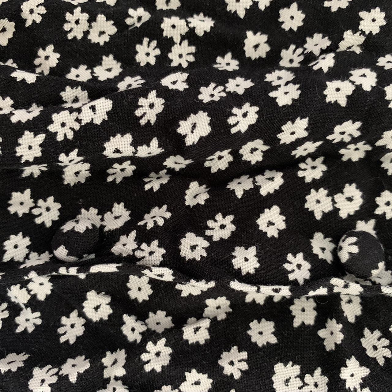Floral skirt Black and white Mini skirt New Look... - Depop