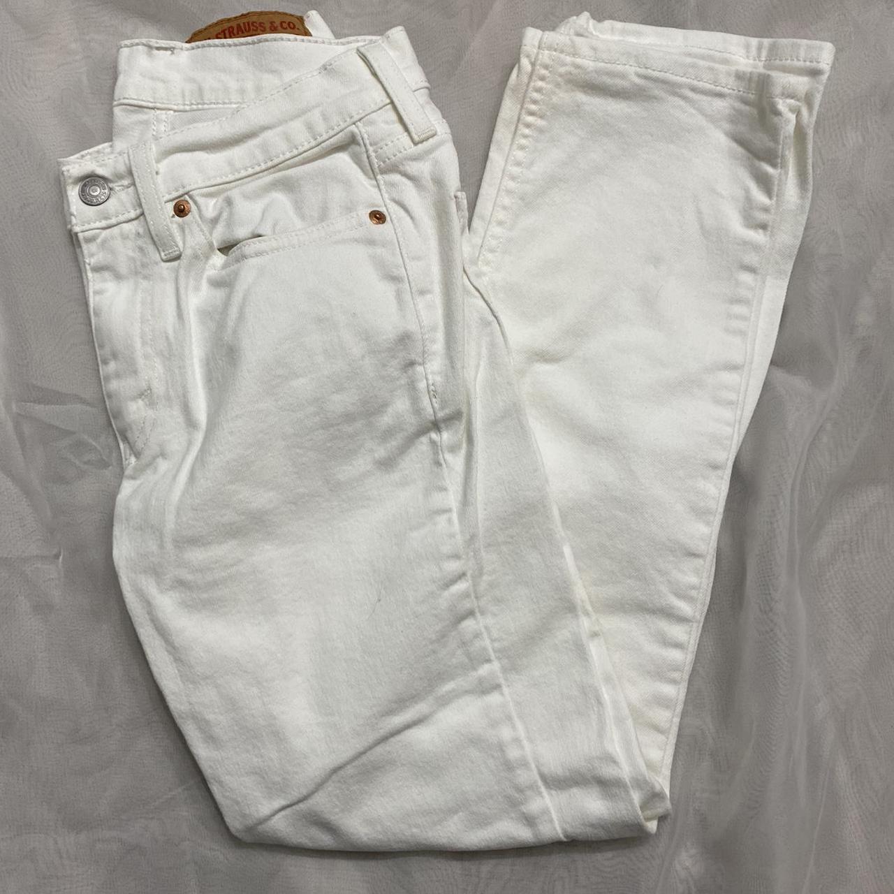 Levi's Men's White Jeans | Depop