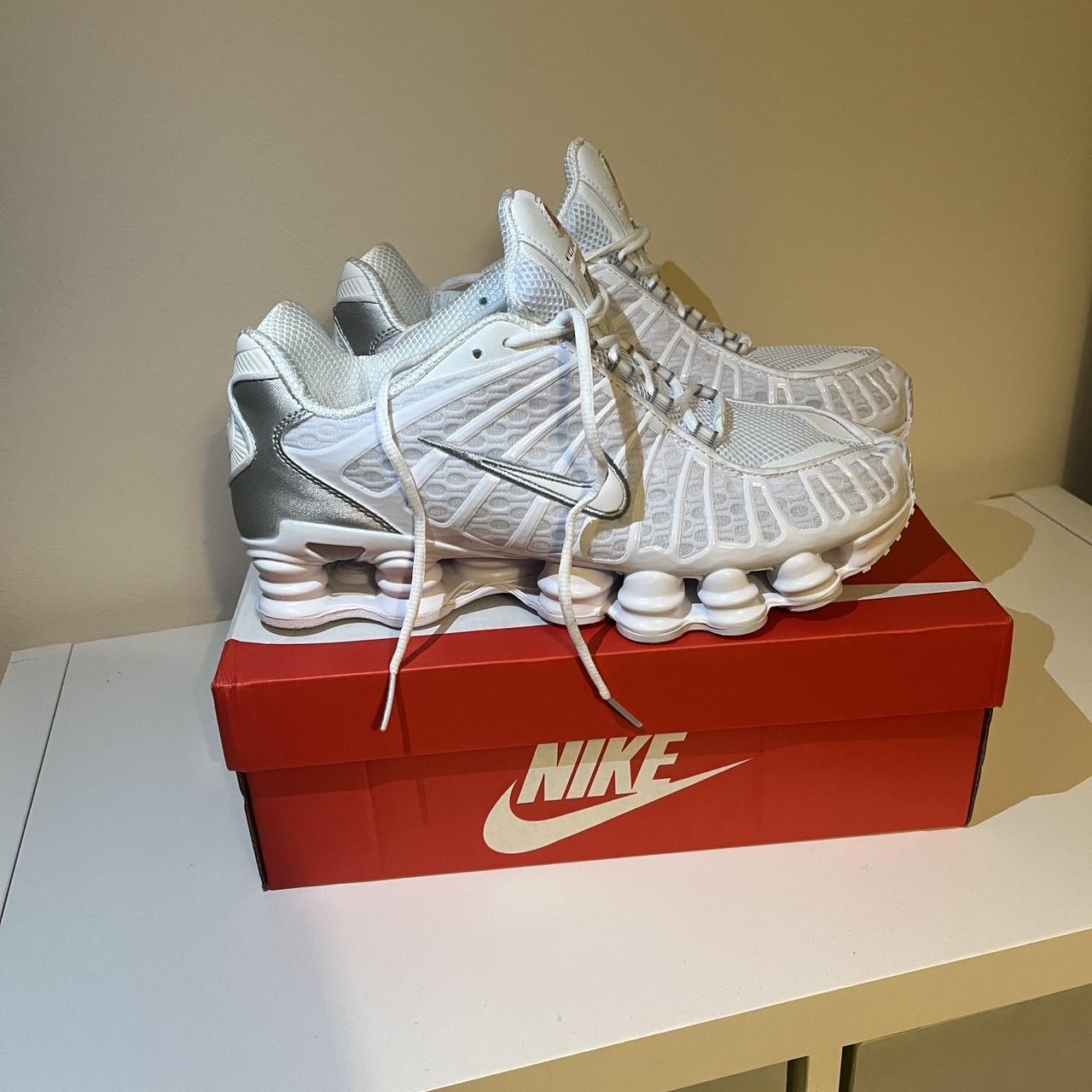 mens size 10 nike shox