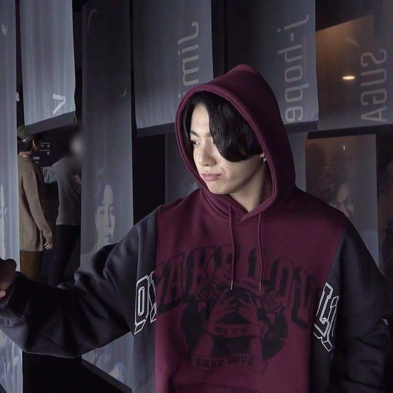 Jungkook wear outlet hoodie