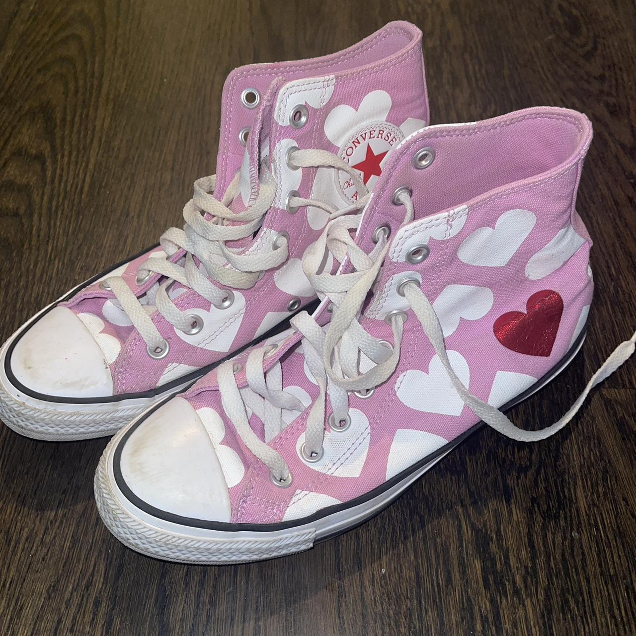 Pink heart clearance converse