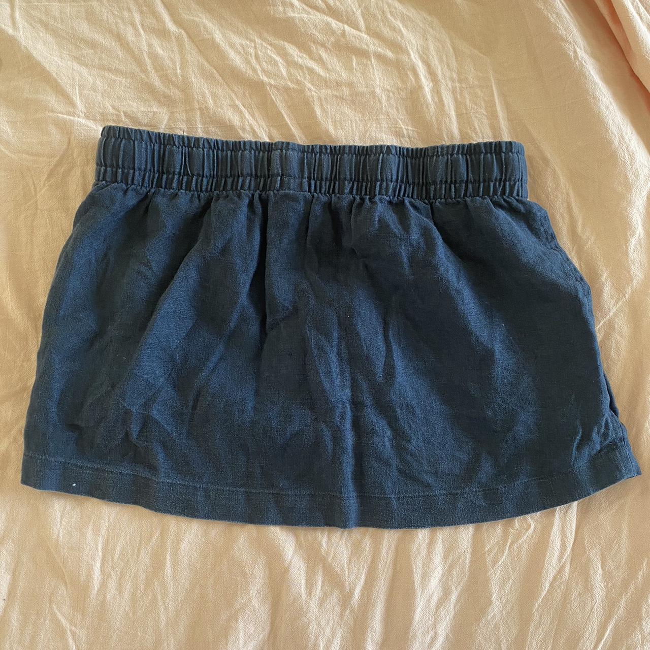 venroy navy skirt - Depop